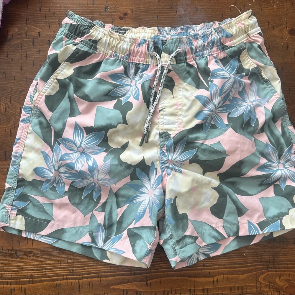American Eagle Outfitters Floral Swim Cargos in Pink and Green